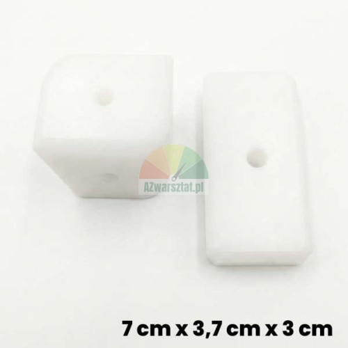 Kluzák zvedáku, bílá kostka s otvory o rozměrech 7 x 3,7 x 3 cm