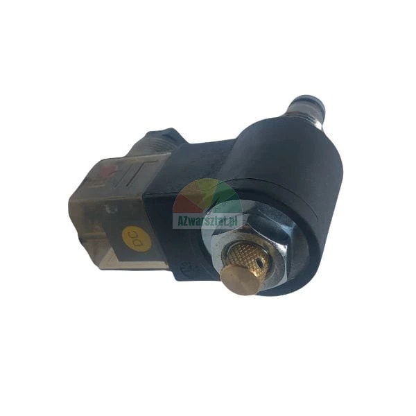 Cívka elektromagnetického ventilu s průhledným konektorem a mosazným trnem pro ruční ovládání na bílém pozadí
