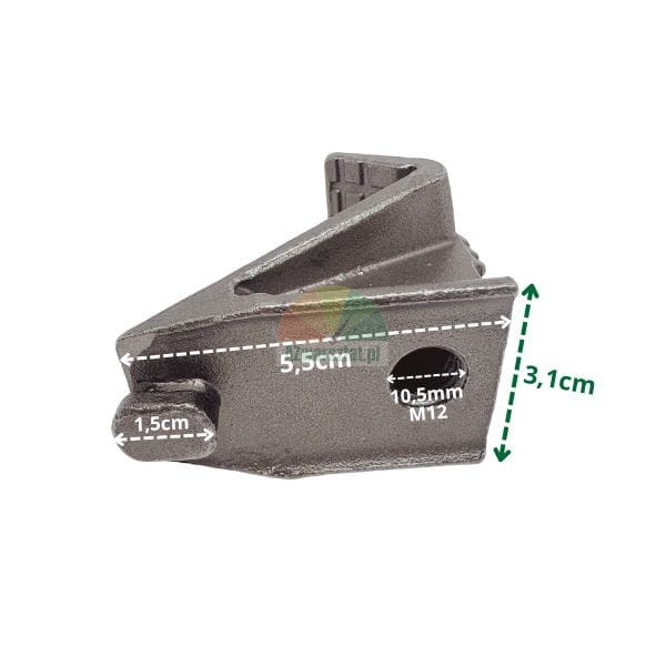 Kovová litá montážní svorka s vyznačenými rozměry: délka 5,5 cm, výška 3,1 cm, otvor 10,5 mm M12.