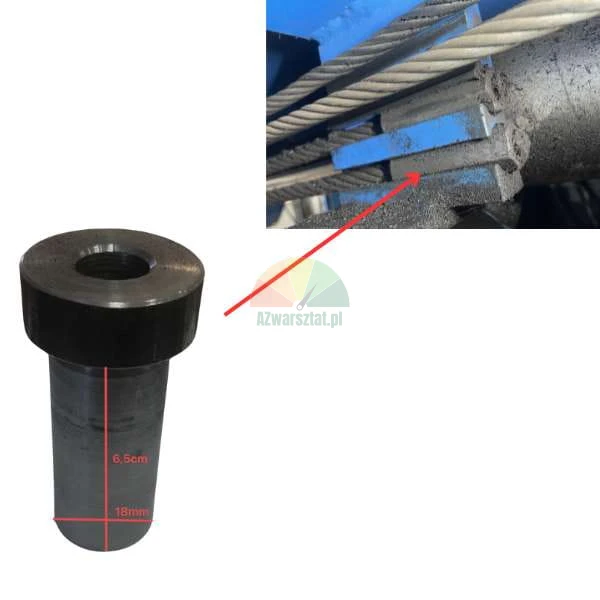 Kovový čep o délce 6,5 cm a průměru 18 mm zobrazený vedle místa jeho montáže v sestavě stroje s lany.