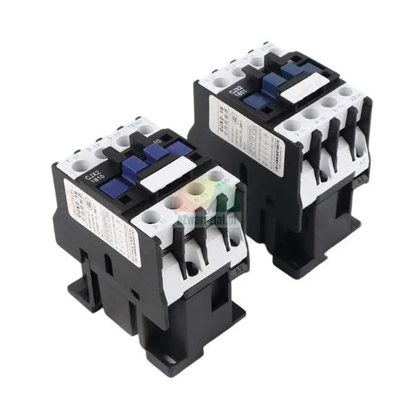 Dva AC stykače řady CJX2 pro elektrické obvody, černo-bílé pouzdro s modrými detaily.