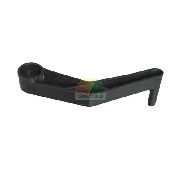 Černý plastový prvek západky nebo páčka mechanismu na bílém pozadí.