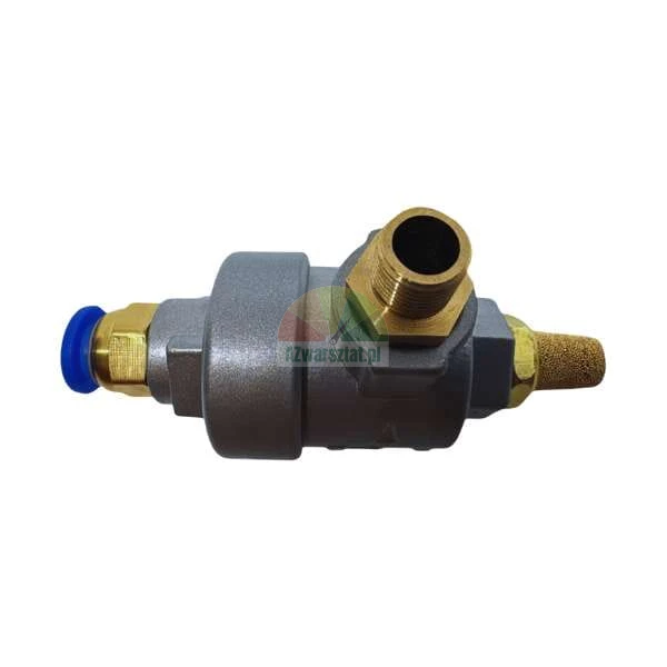 Pneumatický generátor vakua s modrou nástrčnou spojkou, mosazným závitem a tlumičem ze slinutého bronzu na bílém pozadí.