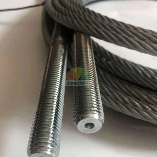 Ocelové lano se závitovými koncovkami pro lisování a napínání.