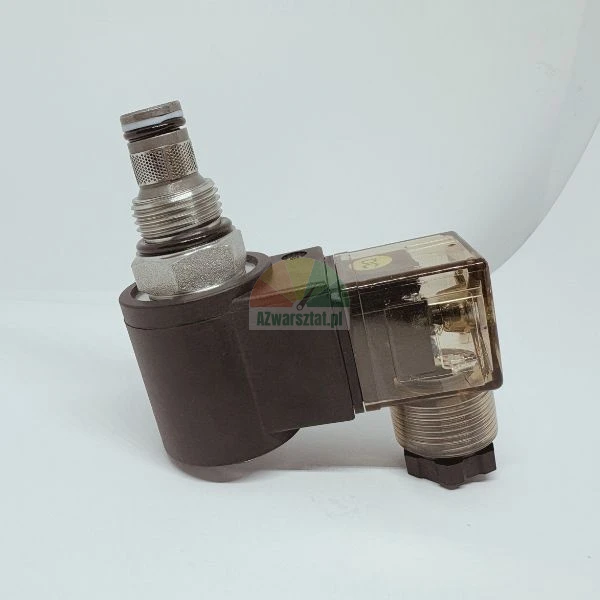 Hydraulický elektromagnetický ventil s cívkou a průhledným elektrickým konektorem na bílém pozadí.