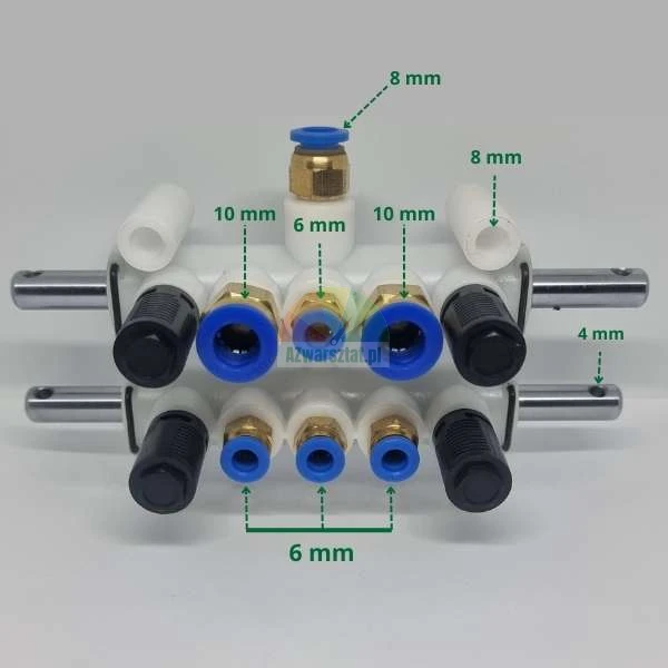 Bílý pneumatický rozdělovací blok s modrými rychlospojkami a vyznačenými rozměry 4 mm, 6 mm, 8 mm a 10 mm.