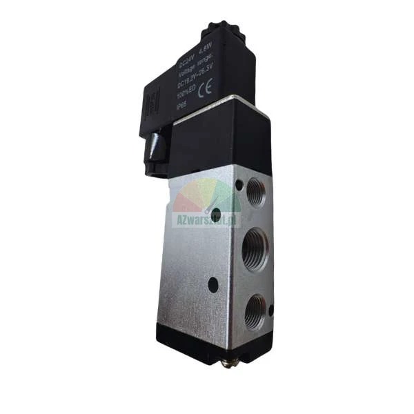 Pneumatický elektromagnetický ventil DC24V s černou cívkou a stříbrným tělem.