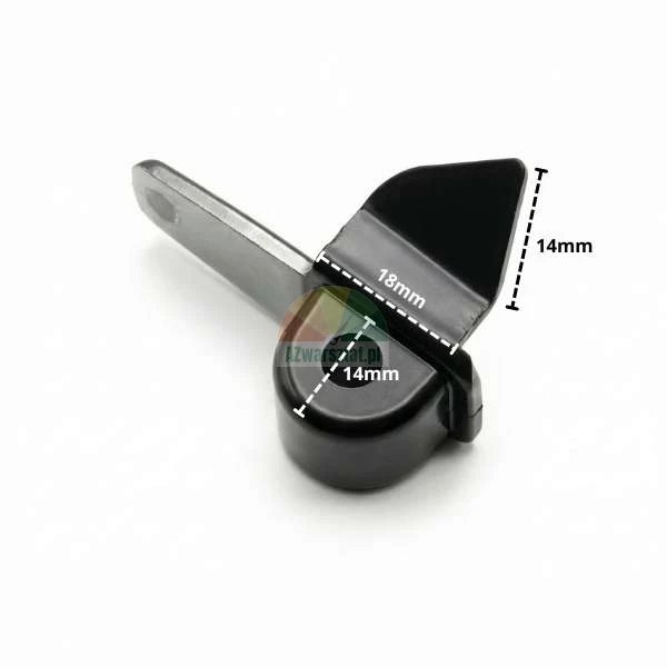 Černý kovový montážní prvek s vyznačenými rozměry 18mm a 14mm na bílém pozadí.
