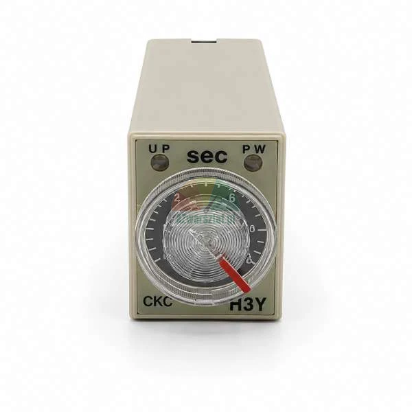 Analogové časové relé CKC H3Y se stupnicí od 0 do 10 sekund a LED indikátory UP a PW.