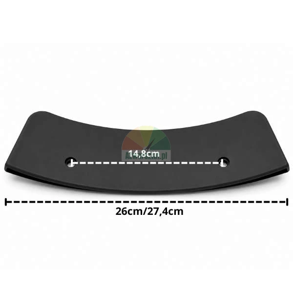 Černý, zakřivený montážní prvek s vyznačenými rozměry: vzdálenost mezi otvory je 14,8 cm a celková šířka je 26 cm / 27,4 cm.